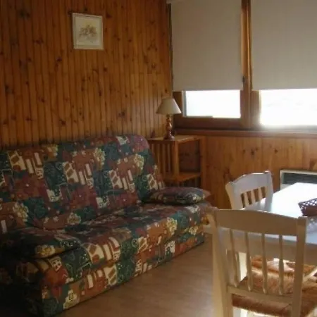 Besse-et-saint-anastaise-super Besse, 1 Piece, 4 Personnes - Fr-1-395-16 Apartman Super Besse